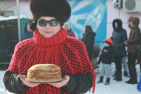 Коммунисты Тюменской области провели народные гуляния по случаю масленицы