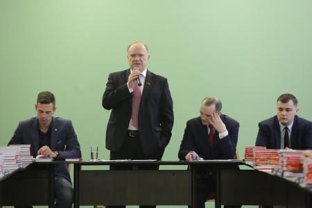 Геннадий Зюганов: «Обучение и продвижение молодых кадров – важнейшая задача для партии»
