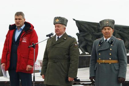 Ульяновский обком КПРФ провёл ряд праздничных мероприятий в честь Дня Советской Армии и ВМФ