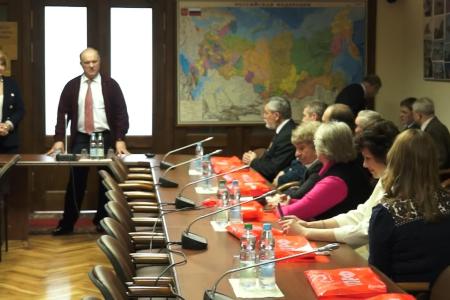 Г.А. Зюганов наградил памятными медалями группу ветеранов военной службы