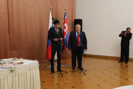 К.К. Тайсаев принял участие в приеме в Посольстве КНДР, организованном по случаю 75-летия со дня рождения Ким Чен Ира