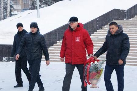 Ульяновская область. Коммунисты возложили венок в память о погибших войнах-афганцах