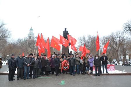 Коммунисты провели митинг, посвященный 99-й годовщине установления Советской власти в Астраханской области