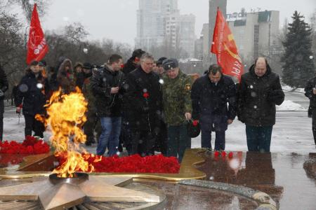 Народ и армия непобедимы! Акция воронежских коммунистов