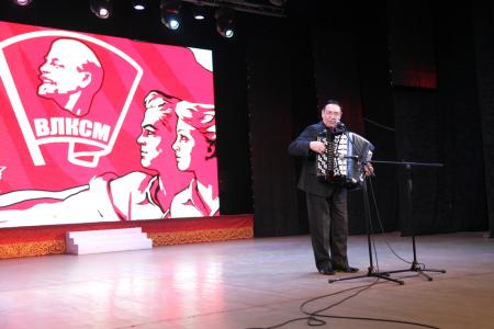 Якутия. Коммунисты провели большой торжественный вечер к 100-летию Великого Октября