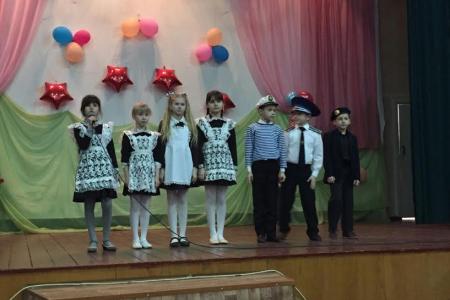 Белгородская область. Коммунисты и комсомольцы провели конкурс чтецов стихотворных произведений, посвящённых Дню Советской Армии и Военно-Морского Флота, среди сельских школ