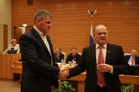 Г.А. Зюганов наградил депутатов фракции КПРФ в Госдуме