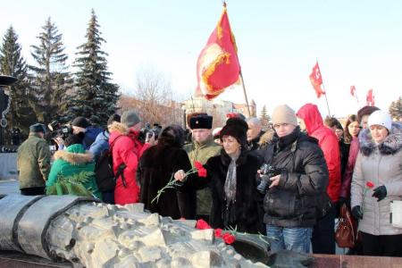 Челябинские коммунисты приняли участие в торжественной церемонии в честь Дня Советской Армии и Военно-Морского Флота