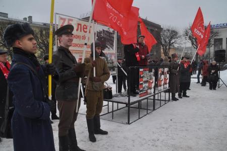 В Санкт-Петербурге состоялся митинг по случаю 99-й годовщины создания Советской армии
