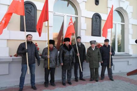 Забайкальские коммунисты приняли участие в мероприятиях в честь Дня Советской Армии и Военно-морского Флота