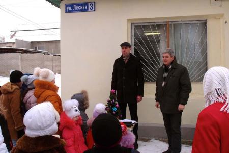 Луганские дети получили новогодние подарки от Ленинградского обкома КПРФ