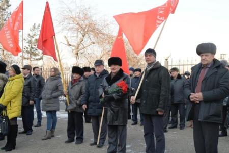 Забайкальские коммунисты приняли участие в мероприятиях в честь Дня Советской Армии и Военно-морского Флота