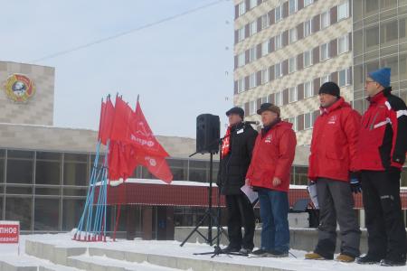 В Оренбурге состоялся митинг под лозунгом «Нет снижению уровня жизни!»