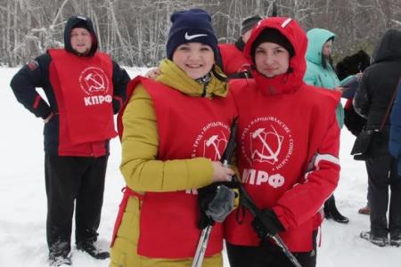 В Саратове прошла Красная лыжня КПРФ-2017