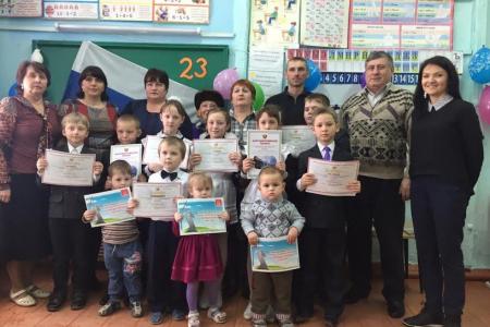 Белгородская область. Коммунисты и комсомольцы провели конкурс чтецов стихотворных произведений, посвящённых Дню Советской Армии и Военно-Морского Флота, среди сельских школ