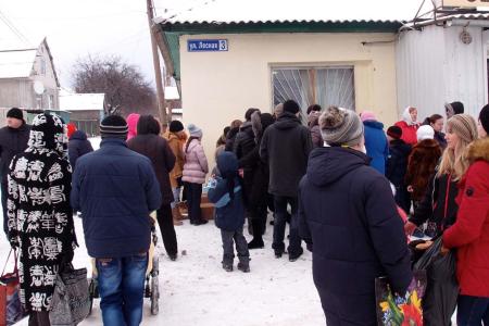 Луганские дети получили новогодние подарки от Ленинградского обкома КПРФ