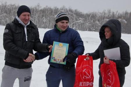 В Саратове прошла Красная лыжня КПРФ-2017