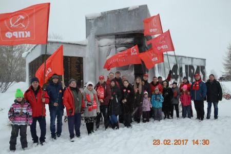 Коммунисты Соликамска провели демонстрацию-автопробег, посвященный Дню Советской Армии