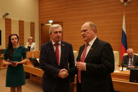 Г.А. Зюганов наградил депутатов фракции КПРФ в Госдуме