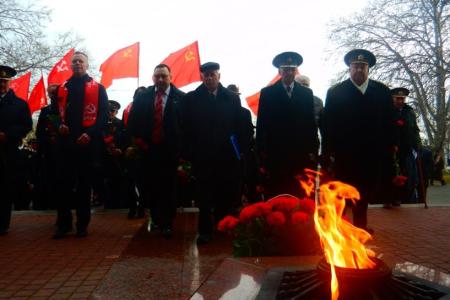 Севастопольские коммунисты отметили день Советской Армии и Военно-Морского Флота