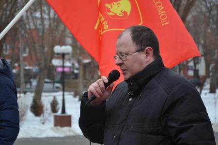 Коммунисты провели митинг, посвященный 99-й годовщине установления Советской власти в Астраханской области