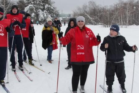 В Саратове прошла Красная лыжня КПРФ-2017