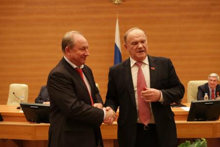 Г.А. Зюганов наградил депутатов фракции КПРФ в Госдуме