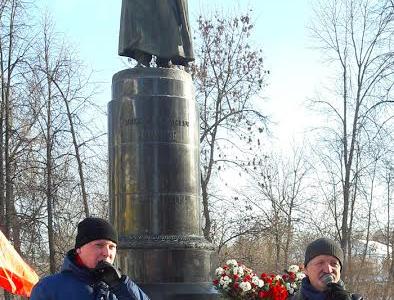 Ивановские коммунисты и сторонники КПРФ провели митинг и возложили цветы к памятнику М.В. Фрунзе