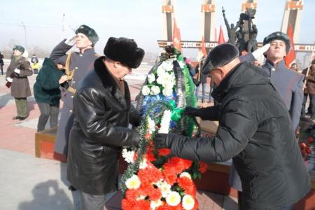 Забайкальские коммунисты приняли участие в мероприятиях в честь Дня Советской Армии и Военно-морского Флота