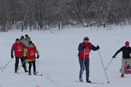 В Саратове прошла Красная лыжня КПРФ-2017