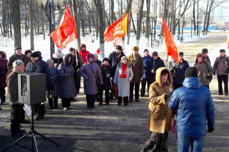 Ивановские коммунисты и сторонники КПРФ провели митинг и возложили цветы к памятнику М.В. Фрунзе