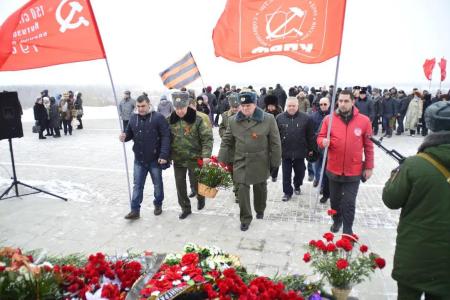 Гордимся тобой, Сталинград!