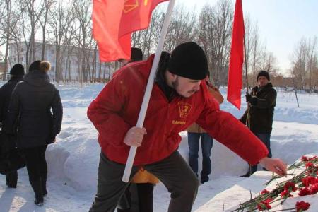 Коммунисты и комсомольцы Самарской области отметили 130-ю годовщину со дня рождения В.И. Чапаева