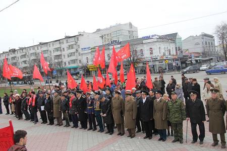 Республика Крым. На главной площади Симферополя состоялся митинг протеста КПРФ