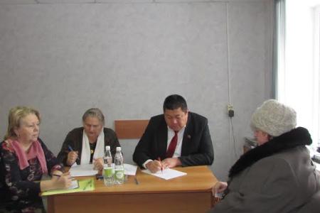 Город-Герой Волгоград. Депутат-коммунист Е.И. Шаманаев провел коллективный приём граждан вместе с первым секретарём Суровикинского РК КПРФ В.М. Багнюковой