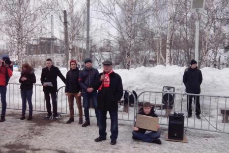 Пермь. Коммунисты и комсомольцы поддержали студенческий митинг «За безлимитный проездной»