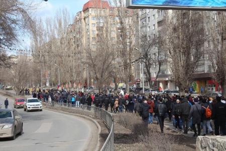 Саратовские коммунисты выступили с резким осуждением неправомерных действий полиции против оппозиции и журналистов независимых СМИ