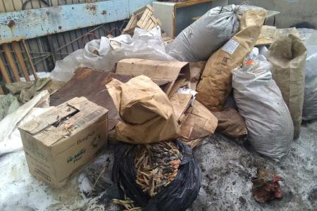 Депутаты-коммунисты в Оренбурге помогли разобрать новогодний ледовый городок, а в Новотроицке проверили комбинат детского питания