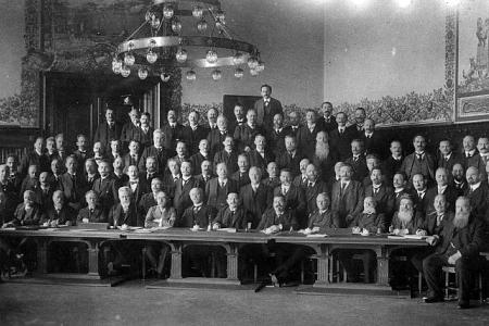 Проект KPRF.RU "Хроника революции". 31 марта 1917 года: В Киеве снесен памятник Столыпину, В.И. Ленин принимает приглашение о возвращении политэмигрантов в Россию через Германию