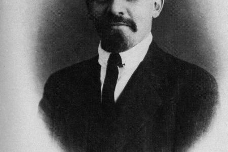 Проект KPRF.RU "Хроника революции". 18 марта 1917 года: Вышел первый номер "Правды", Корнилову дана задача навести порядок в гарнизоне, введены карточки на все продукты