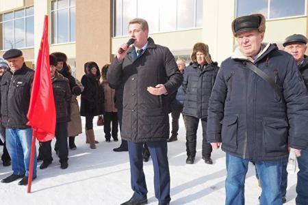 Свердловская область. Коммунисты провели акцию протеста в Карпинске против закрытия дневного стационара