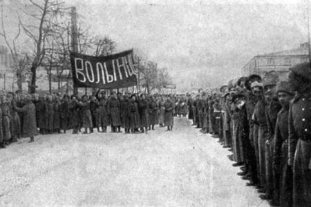 Проект KPRF.RU "Хроника революции". 12 марта 1917 года: Созывается Совет рабочих и солдатских депутатов. Начинается вооружёное восстание солдат