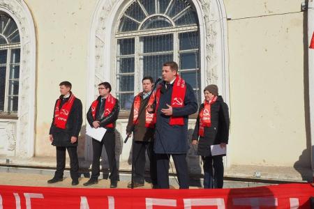Екатеринбург. Митинг против отмены льгот собрал сотни жителей города