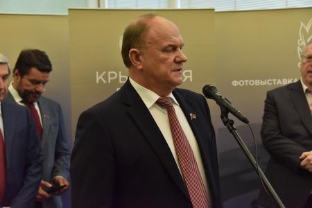 «Важно, чтобы Крым чувствовал нашу заботу». Г.А. Зюганов выступил на открытии фотовыставки в Госдуме «Крымская весна»