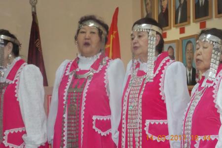 Якутские коммунисты проводят смотр-конкурс патриотической песни среди первичных партийных организаций города Якутска, посвященный 100-летию Великого Октября
