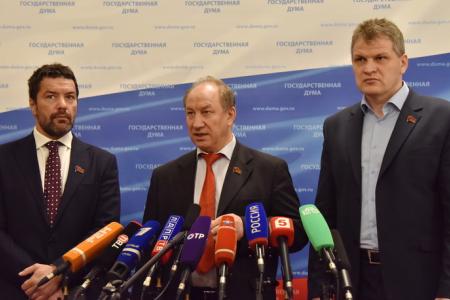 «КПРФ внесла ряд законопроектов, которые позволят повысить доверие к избирательной системе». В преддверии заседании Госдумы В.Ф. Рашкин и А.В. Куринный рассказали о позиции коммунистов
