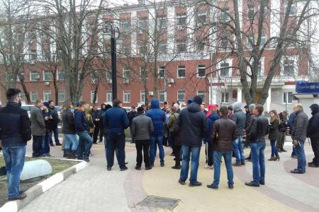 Белгородские дальнобойщики ушли от двух заместителей губернатора на встречу к депутату-коммунисту