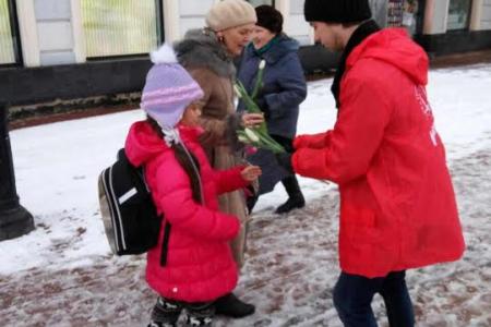 НРО КПРФ поздравило нижегородок с наступающим международным женским днем