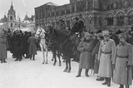 Проект KPRF.RU "Хроника революции". 17 марта 1917 года: Ленин определяет основные задачи момента, Св.Синод о новой эре в жизни Церкви, смотр войск на Красной площади