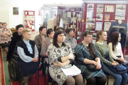 Курган. В открытии выставки по истории гражданской войны принял участие руководитель фракции КПРФ областной Думы В.А.Кислицын